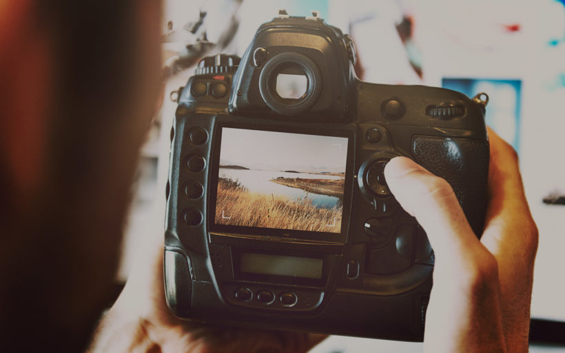 profesyonel fotoğraf makinesi vizöründen görünen güzel manzara fotoğrafı
